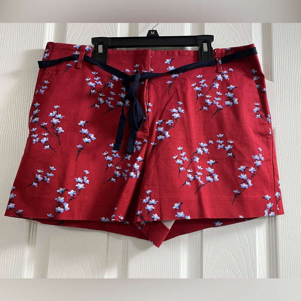 LOFT Red and Black Floral Shorts new no tags